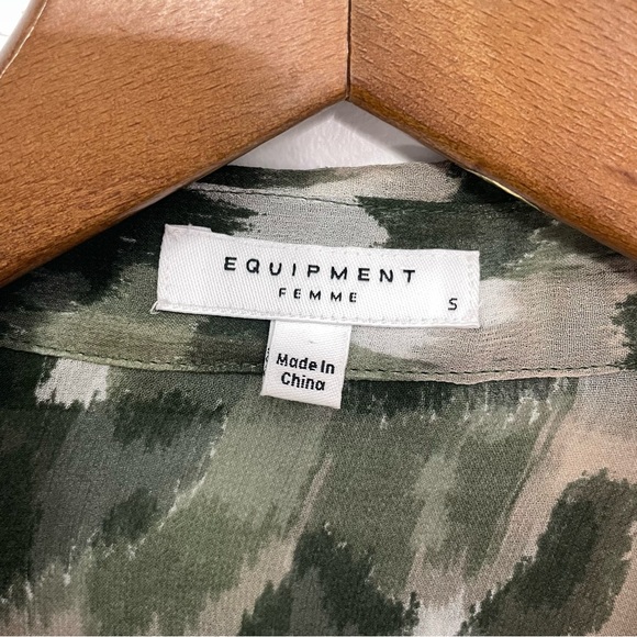 Equipment Femme Slim Signature Silk Shirt Leopard Print Green - Picture 11 of 11